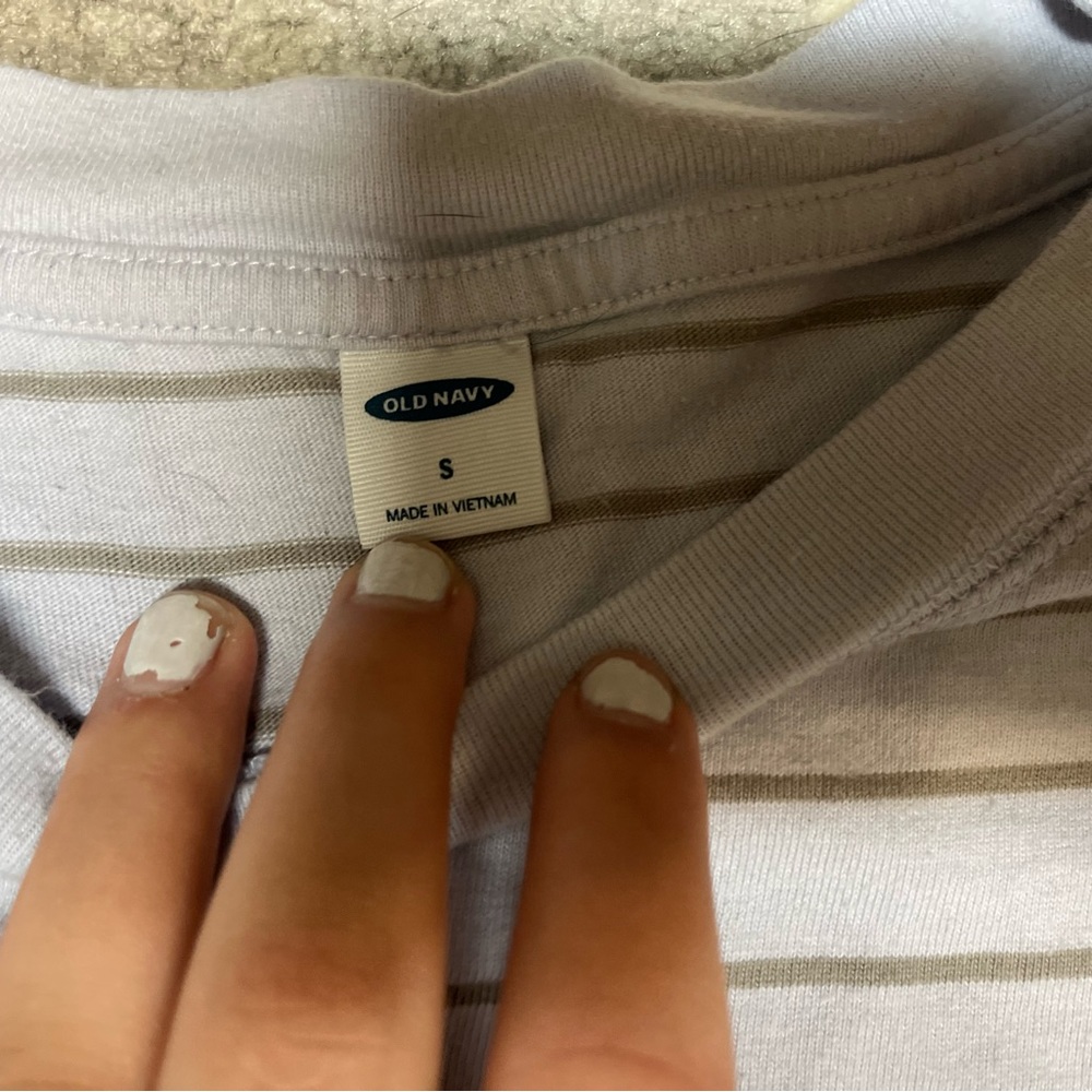 Old navy t-shirt